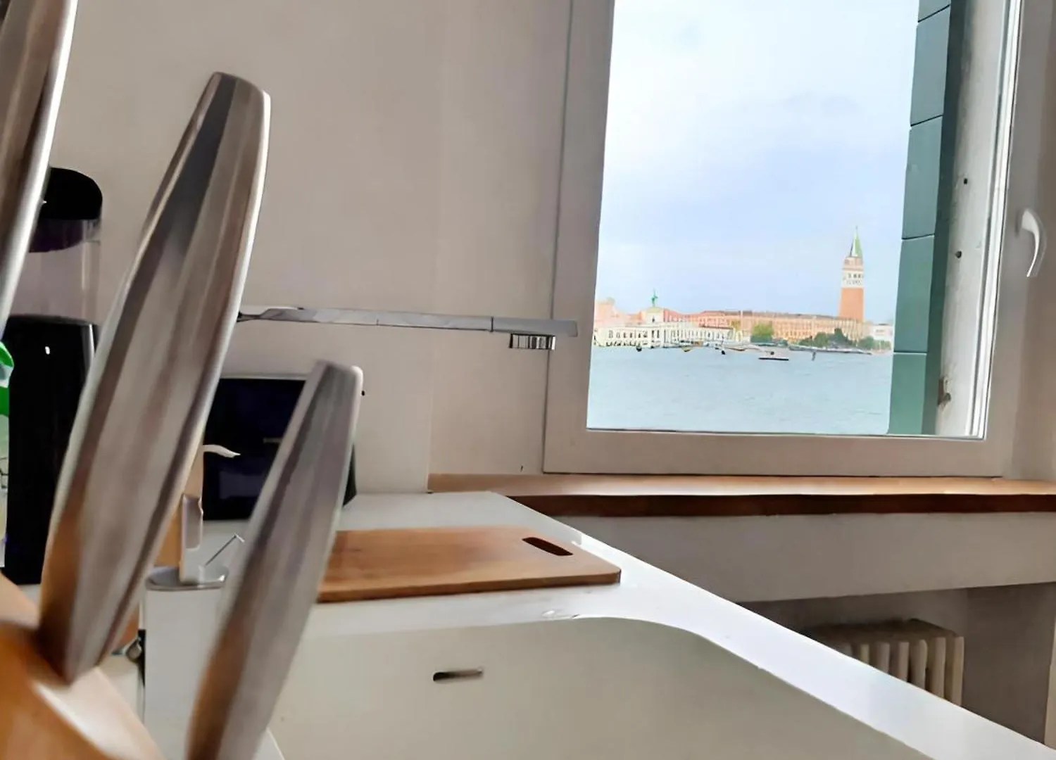 3 Windows On St Mark - Waterfront Apartment Venice 0*,  Italy