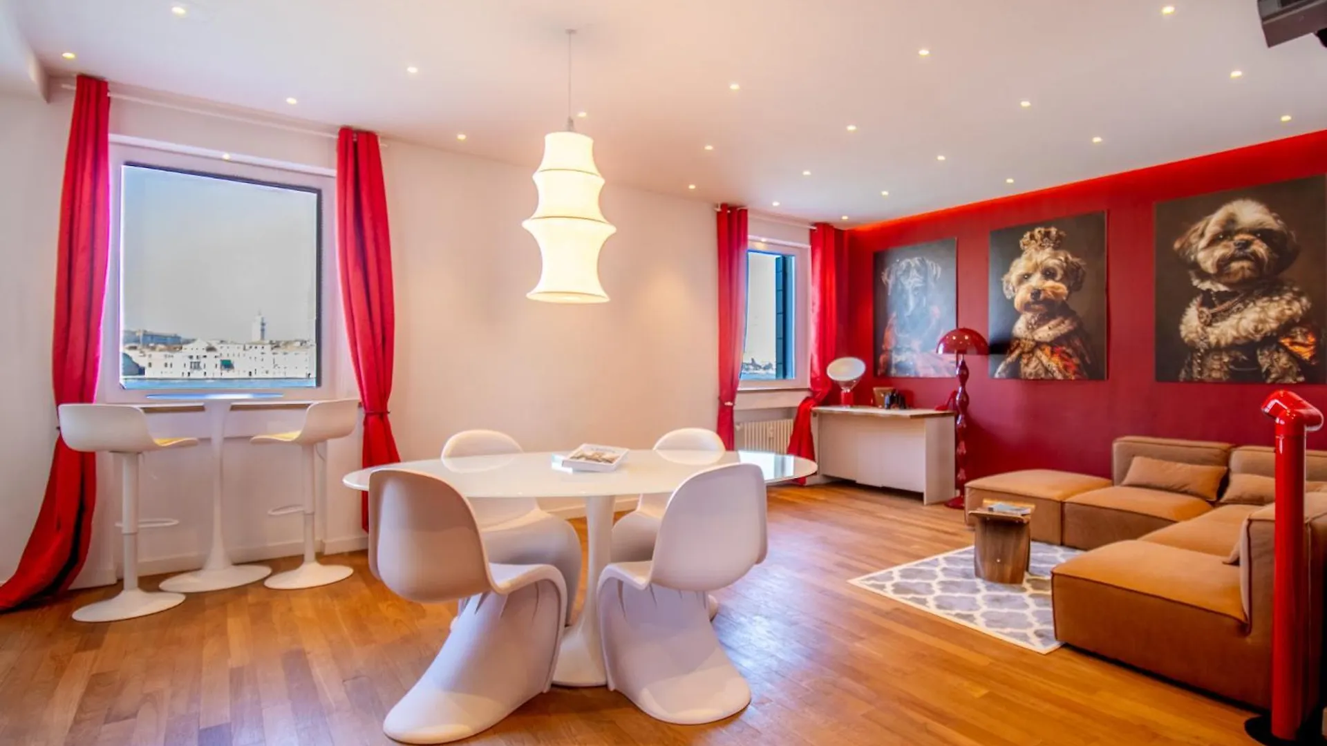 3 Windows On St Mark - Waterfront Apartment