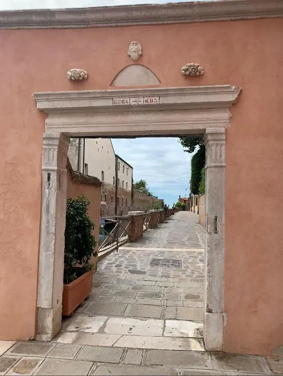3 Windows On St Mark - Waterfront Apartment Italy