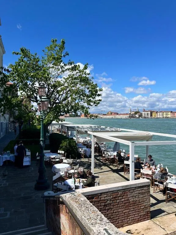 3 Windows On St Mark - Waterfront Apartment Venice