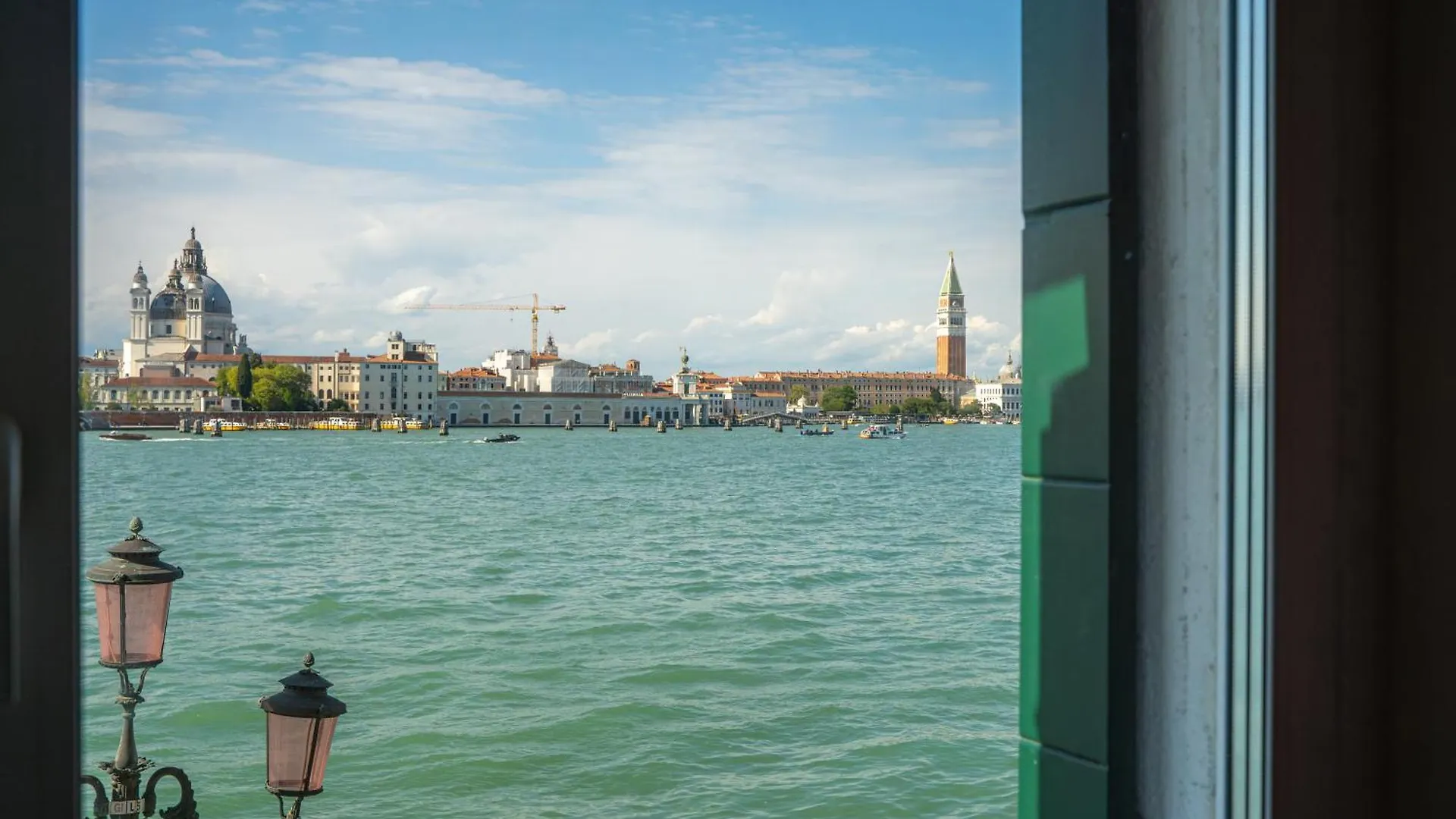 3 Windows On St Mark - Waterfront Apartment Venice Italy