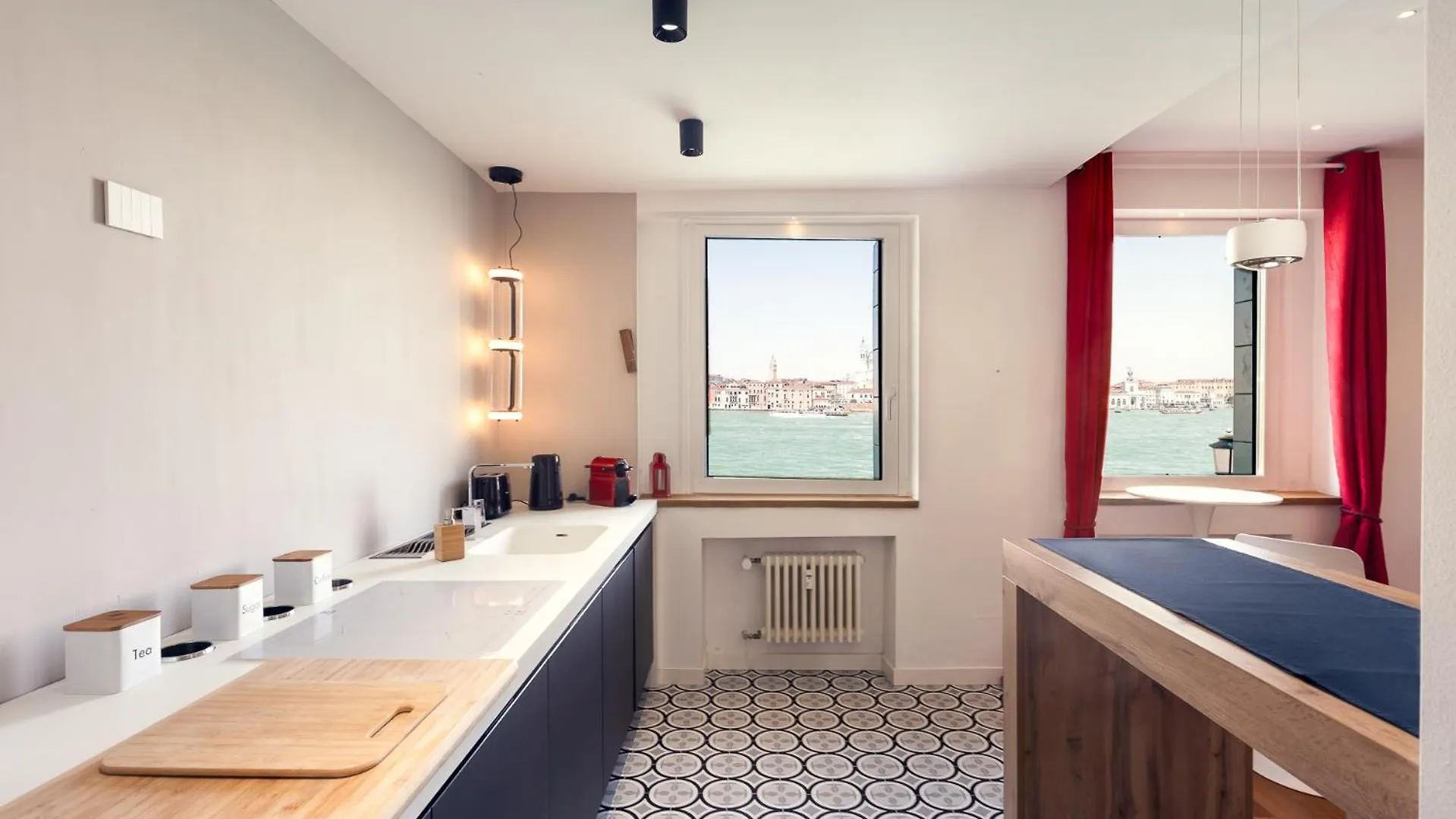 3 Windows On St Mark - Waterfront Apartment  Venice