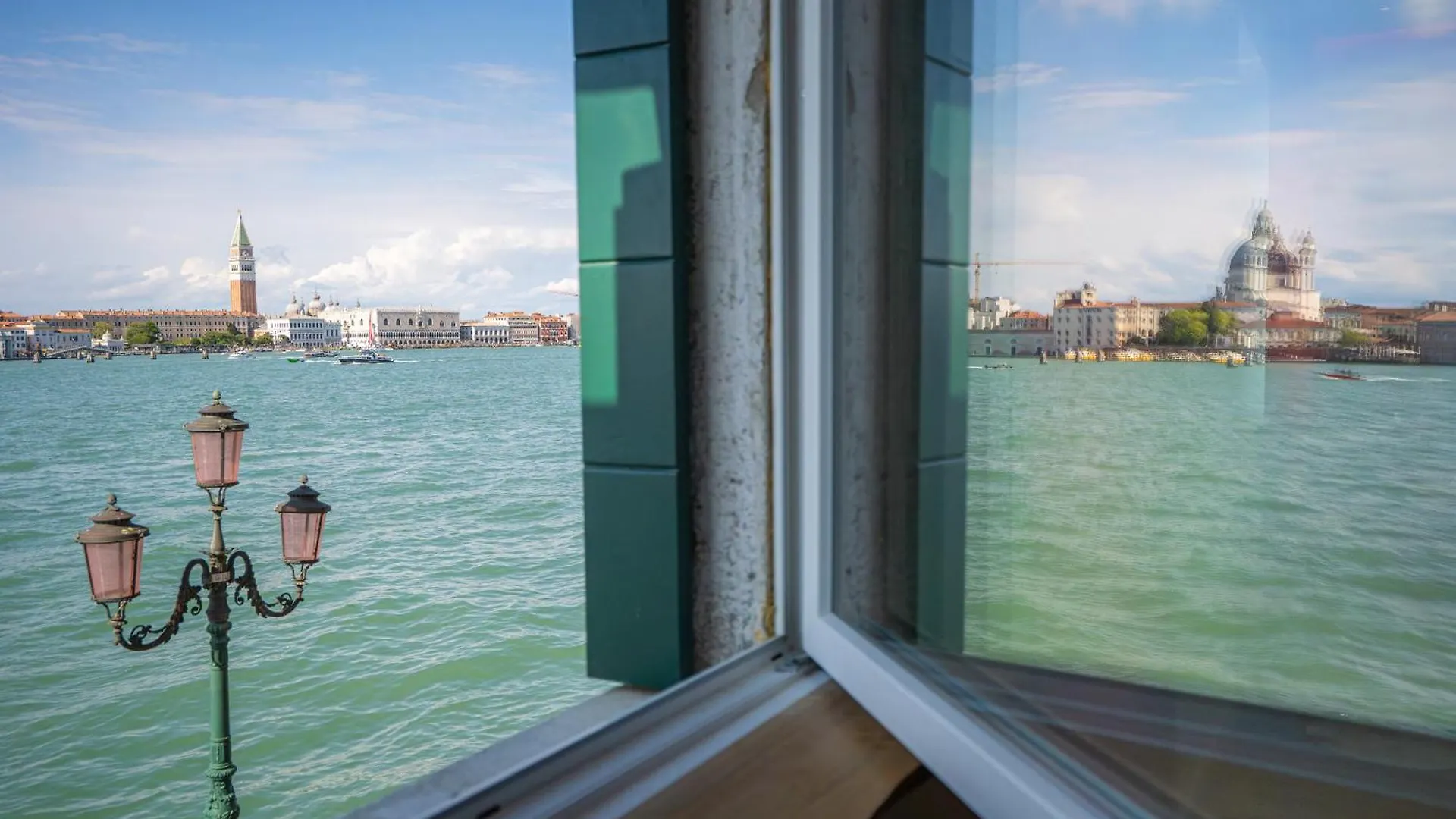 3 Windows On St Mark - Waterfront Apartment 0*, Venice Italy