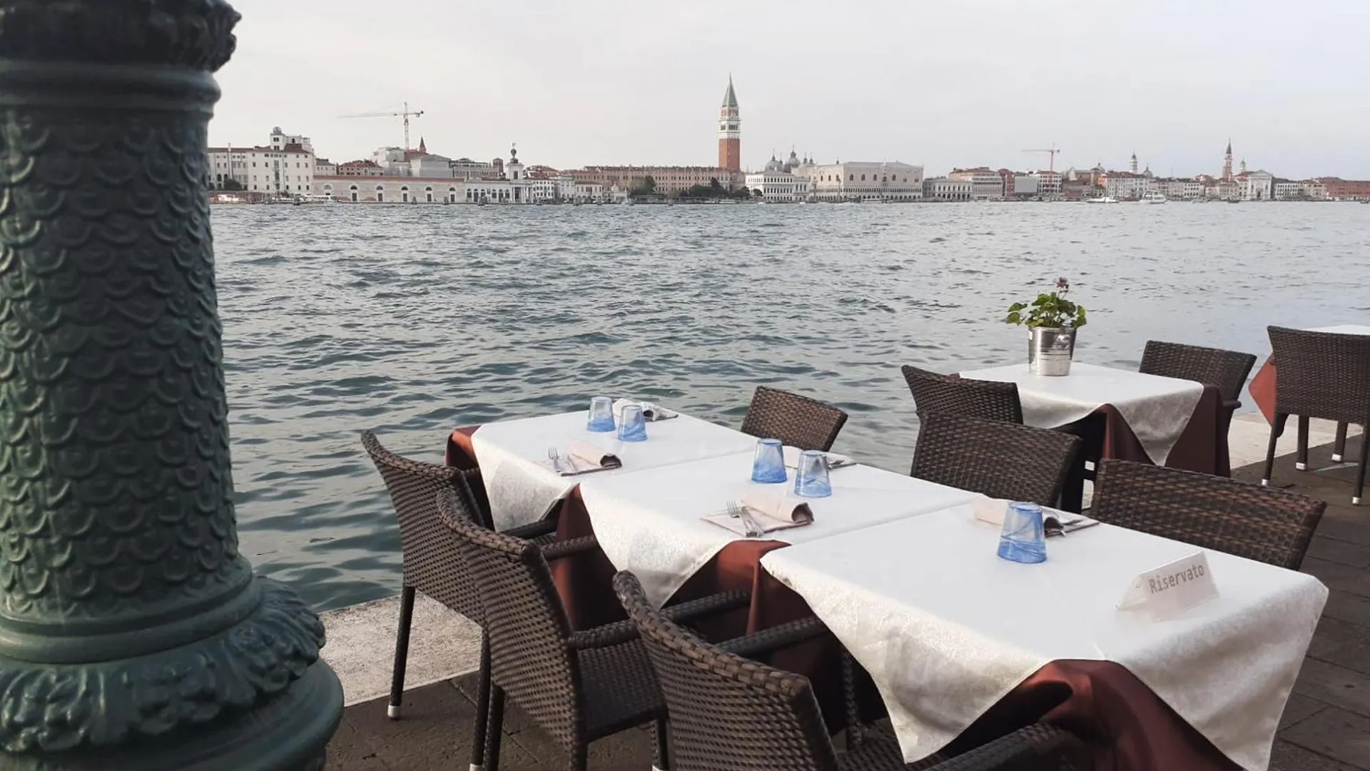 3 Windows On St Mark - Waterfront Apartment  Venice