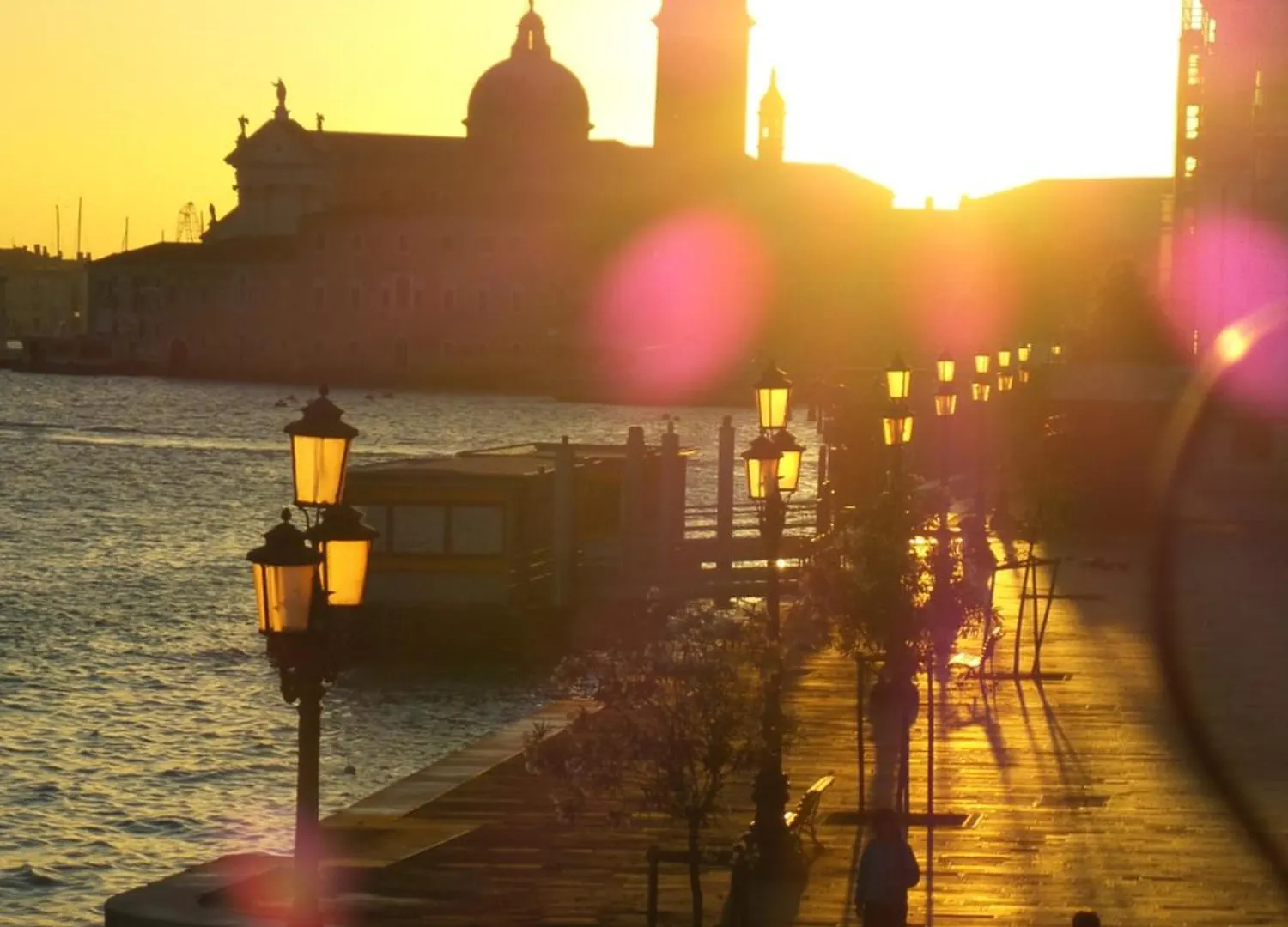 3 Windows On St Mark - Waterfront Apartment Venice