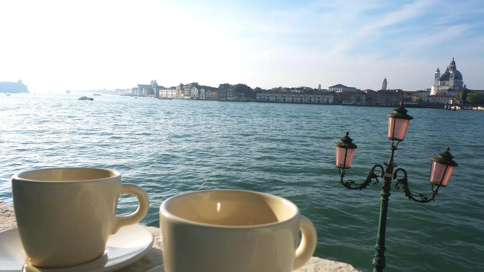 3 Windows On St Mark - Waterfront Apartment Venice
